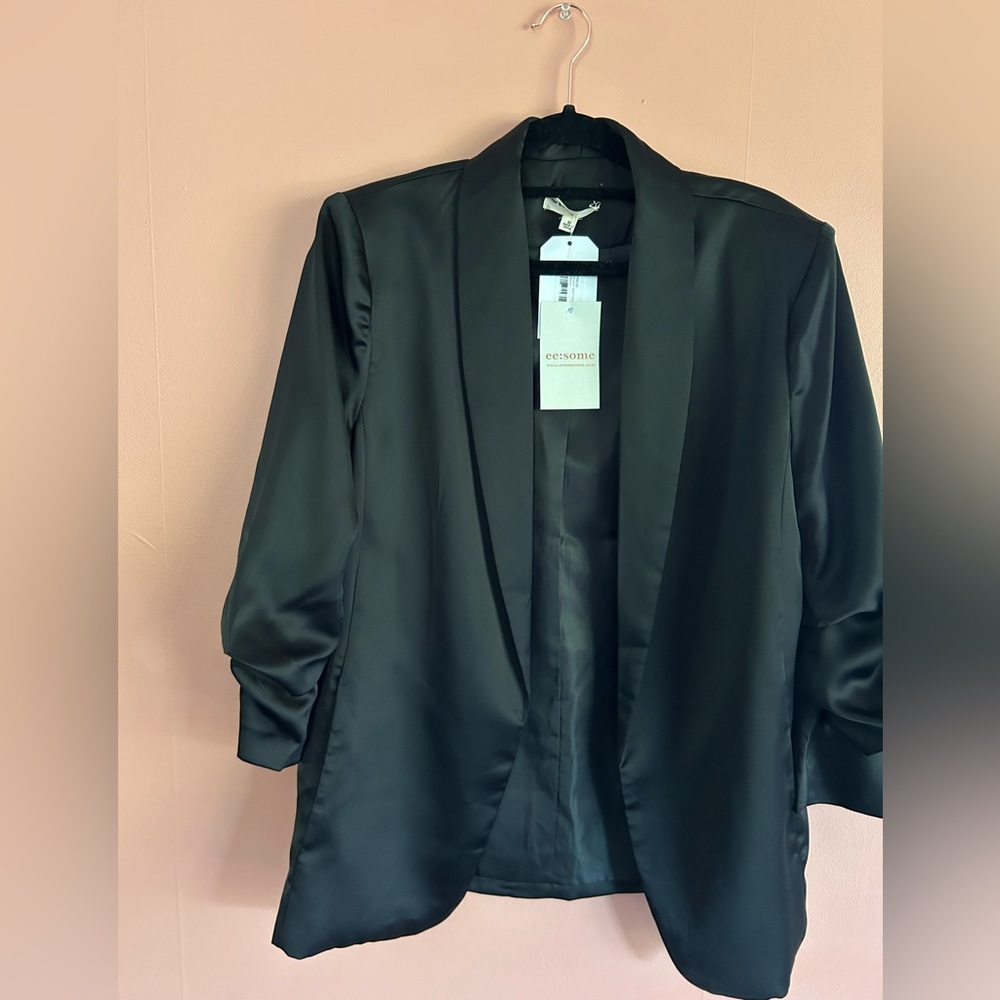 EE: SOME BLAZER